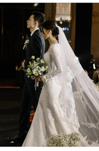 S1117Y Nouvelle Robe de Mariée 2026 en Dentelle Coupe Sirène avec Petit Traîneau Haut de Gamme et Manches Longues, Éthérée et Féerique - Product Image 3