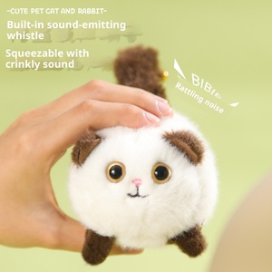 Cartone animato creativo peluche gatto bianco con una corda che scodinzola la coda portachiavi giocattolo di peluche unico con una campana per i regali - Product Image 1