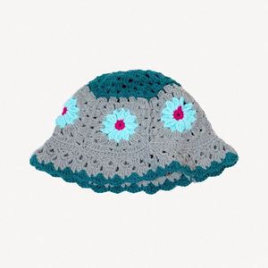 Chapeau Bob Unisexe en Crochet Fait Main avec Broderie 3D Motif Fleur, Idéal Plage et Affaires, Vente en Gros - Product Image 2