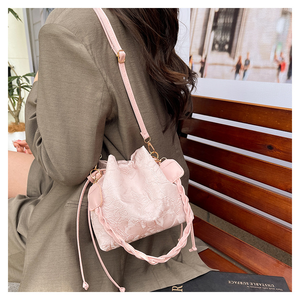 Nuevo Bolso de Hombro Cruzado de Diseño Exclusivo Inspirado en el Qipao Retro de Moda, Colección Verano 2025 Estilo Chino Guofeng - Product Image 4