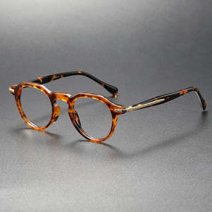 Gafas de Sol con Marco Cuadrado de Metal de Titanio de Diseño Clásico y Moderno 221, Gafas Ópticas al por Mayor para Hombre y Mujer con Lentes de Acetato - Product Image 3