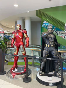 Sculpture en fibre de verre à l'échelle 1:1 de Batman, <span class=keywords><strong>Iron</strong></span> <span class=keywords><strong>Man</strong></span> et Spider-<span class=keywords><strong>Man</strong></span> de Marvel, ornement de sol fait à la main pour la décoration des médias sociaux - Product Image 6