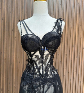 Robe d'hiver élégante sans manches en dentelle et mousseline, coupe trapèze, couleur unie, légère et respirante, idéale pour les soirées, design personnalisé - Product Image 2