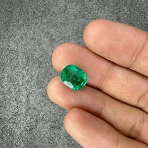 Émeraude naturelle zambienne certifiée GIA de 3,63 carats, taille coussin, pierre libre, Jai Narayan Gems, avec jeu de couleurs/effet de feu, pour bagues et pendentifs - Product Image 1