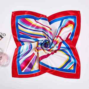 Foulard carré personnalisé pour femme grande taille 90x90cm en satin de soie pure, imprimé numérique, pour cheveux, Ethicon Soie, en coton, rayonne et polyester - Product Image 6