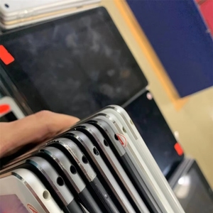 ขายส่ง <span class=keywords><strong>iPad</strong></span> ของแท้ มือสอง รุ่น Air 2 3 4, <span class=keywords><strong>iPad</strong></span> มือสอง WLAN <span class=keywords><strong>Cellular</strong></span> ขนาด 9.7 นิ้ว รุ่น 2 3 4 - Product Image 4