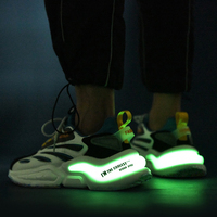 Chaussures de course à lacets pour hommes, nouvelles chaussures de sport tissées à la mouche, chaussures de marée décontractées bon marché, vente en gros, 2023