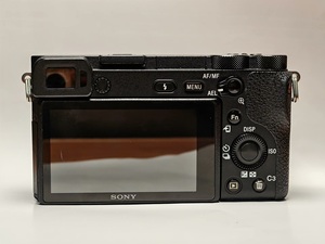 Appareil photo hybride Sony A6500 24,2 Mpx 4K vidéo d'occasion en stock - Product Image 2