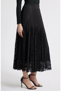 Elegant Women's Black Pleated <b>Lace</b> Floor-Length Skirt <b>Elastic</b> Waist Solid Color All Seasons Style - Product Image 3