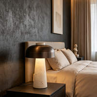 Lampe de table en travertin minimaliste nordique, abat-jour en métal foncé, lampe de bureau LED pour chambre à coucher, hôtel, salon, décoration