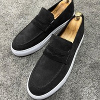 Sepatu Slip-On pria, alas kaki pantofel 48 pola polos kulit Suede imitasi tahan lama klasik ringan modis kualitas bagus