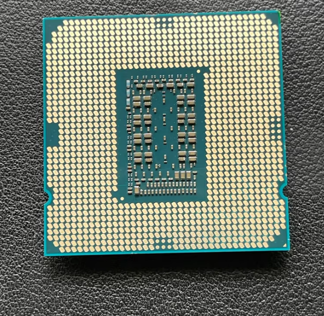 InteI Xeon E 2334/ 6330 Server CPU 4 Core 8 Thread 3.4GHz Processor LGA1200 High Performance for Server Workstation