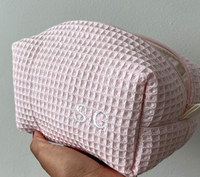Pochette de maquillage gaufrée personnalisée en gros, trousse de toilette de voyage étanche, sac d'emballage cosmétique transparent à fermeture éclair pour mariée