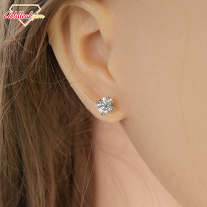 ต่างหูแบบติดหูทรงกลมประดับมอสซาไนต์ เงินแท้ 925 รุ่นโกลด์ลีฟ คลาสสิค สำหรับผู้หญิงและทุกเพศ - Product Image 1