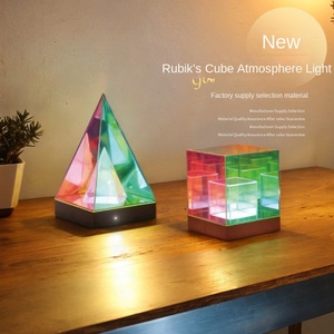 Lámpara de Noche LED Triangular Acrílica Eléctrica OEM Avanzada con Control Táctil para Cubo, Luz Ambiental para Sala de Competición/Escritorio - Product Image 2