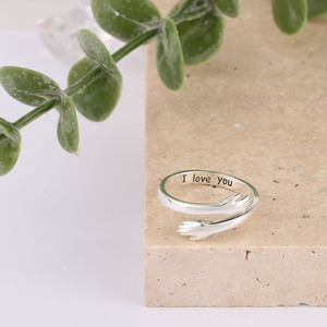 Anello regolabile avvolgente a mano in argento sterling STROLLGIRL love hug wedding band ring per coppie - Product Image 2