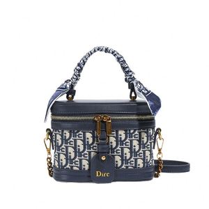 Fashionable Lady's Style <b>square</b> Handbag. With a Zipped Closure. Made of High-quality PU Material. - Product Image 1