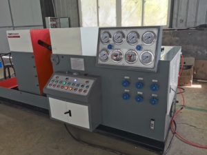 Dikey otomatik 2 "kriyojenik hava fren tüplü kontrol basıncı vakum vana test tezgahı ~ 60bar evrensel test cihazı