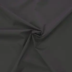 Tissu pongé en polyester échantillon gratuit tissu de vêtements de sport en plein air tissu pongé en polyester personnalisé avec revêtement en tpu pour vestes