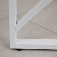 Bureau d'ordinateur sur trépied en fer avec design ignifuge écologique durable et trous pour câbles, idéal pour l'école, la maison, la salle de classe ou le bureau