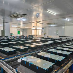 Réfrigérateur de beauté Aodaxin 15L encastrable avec miroir pour le rangement des soins de la peau et des cosmétiques, avec système de refroidissement sans givre - Product Image 3