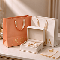 Sac cadeau en papier de qualité supérieure avec logo doré en relief, ruban satiné, sac de shopping pour bijoux avec logo personnalisé pour marque