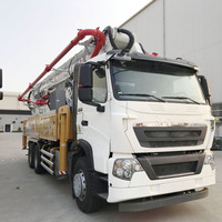 Camion pompe à béton HB52V avec flèche de 52 m, flèche à 5 sections pour opération de coulage de béton