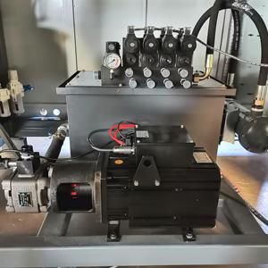 Machine de soufflage par extrusion semi-automatique pour la fabrication de bidons en HDPE, pour la production de bidons de 5L, 10L, <span class=keywords><strong>20L</strong></span> - Product Image 3