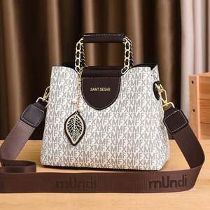 Conjunto de 3 bolsos clásicos para mujer en piel de cocodrilo con gran capacidad en cuero charol - Product Image 4