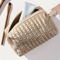 Pochette de maquillage brillante résistante à l'eau en gros matelassée personnalisée sac cadeau cosmétique de voyage personnalisé