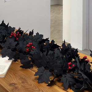 Guirlande artificielle en érable noir 100cm-200cm pour Halloween, décoration d'automne, style fleur en soie, pour la maison et les fêtes de la récolte - Product Image 2