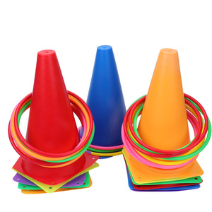 Jeu de lancer d'anneaux avec anneaux et cônes colorés pour enfants de 4 à 7 ans, jouet d'activité intérieur/extérieur - Product Image 2