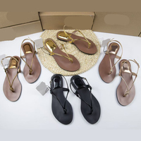 Nouvelles sandales plates décontractées et légères pour femmes, style simple à bouton unique, couleur or, collection été 2026