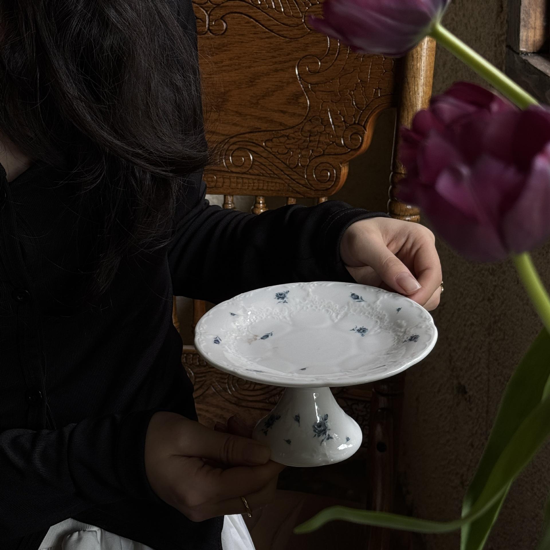 Blue rose high leg plate 15.5*8