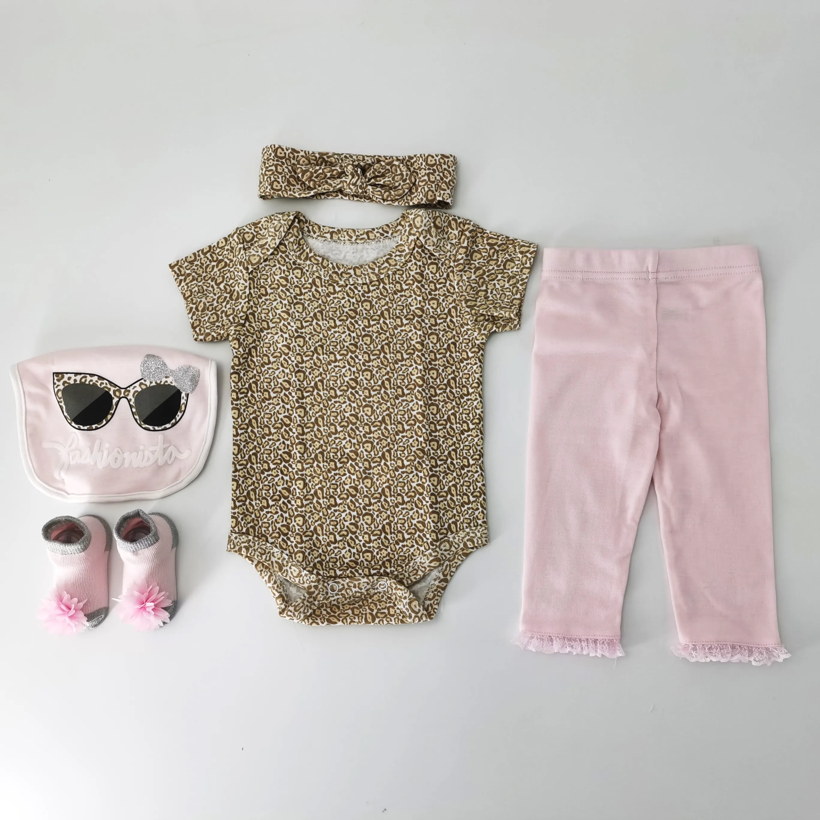 Ensemble cadeau pour bébé 60% coton 40% polyester 5 pièces grenouillère pour bébé nouveau-né coffret cadeau