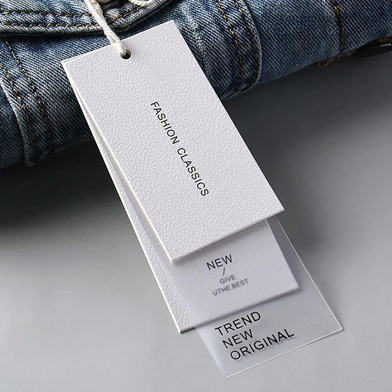 Aangepaste Biologisch Afbreekbare Mode Stijl Kleding Tag Met Hang Tag String, Papier Pvc Hang Tag Voor Denim Jeans Kleding Label