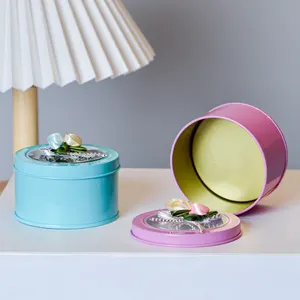 Toptan DIY yuvarlak dekoratif teneke kutu PVC pencere şekerleme şeker kek hediye çerez için kurdele ile konteyner olabilir