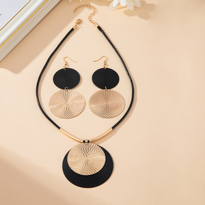 Collier ras du <span class=keywords><strong>cou</strong></span> pour femme en alliage d'or <span class=keywords><strong>jaune</strong></span>, perles rondes, pendentif disque, haut <span class=keywords><strong>de</strong></span> gamme, luxe léger, tendance, nouveauté, parfait - Product Image 2
