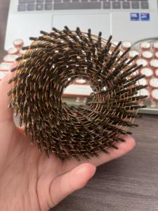 Clavo de bobina a granel 2,3x50mm 45mm Clavo de bobina plana retorcida para paletas de madera y carretes de cable - Product Image 2