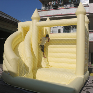 Château gonflable jaune avec piscine, design populaire pour enfants, en PVC, pour usage commercial, facile à installer - Product Image 1