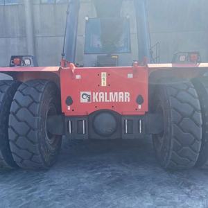 Conteneur gerbeur Kalmar 45 tonnes d'occasion Machine de levage Conteneur gerbeur Kalmar DRT450 avec moteur Cummins - Product Image 4