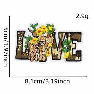 Parches Termoadhesivos Bordados de Vaca Highland con Diseño de Campo Floral, Lindos y Caprichosos - Product Image 4