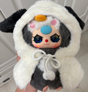 Cute Cartoon Three Baby Plush Toy Decoración Niños Cumpleaños Anime Figura Mystery Box 'I'm Not a Hero' Cureplaneta ABS/Poliéster - Product Image 4