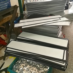 Placa de Matrícula Personalizada de Aluminio Reflectante de Doble y Una Sola Capa para Motocicleta y Automóvil - Product Image 1