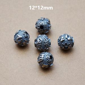 ลูกปัดทรงกลมลายอักษรทิเบตขนาด 12x12 มม. ชุบเงิน สำหรับทำเครื่องประดับ DIY - Product Image 1