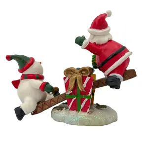 Mignon bonhomme de neige et père noël balançoire ornements Figurines en polyrésine pour la décoration de la maison cadeau de noël décoration fournitures