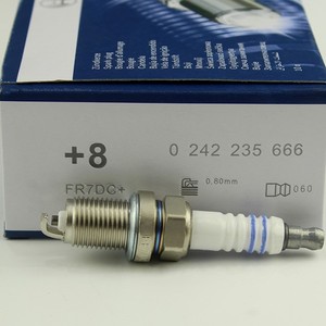 Bougies d'allumage en alliage de nickel FR7DC +8 à noyau en cuivre 0242235666 Pièces de moteur de <span class=keywords><strong>voiture</strong></span> pour Chrysler Dodge Nissan - Product Image 1