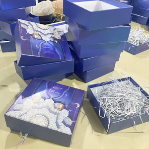 Boîte Cadeau Explosive à Confettis avec Logo Personnalisé pour Noël Anniversaire Emballage Cadeau Surprise Boîte Mystère - Product Image 6