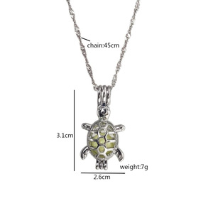 สร้อยคอไฟกลางคืนรูปเต่าสำหรับผู้หญิงจี้เรืองแสงในที่มืดฮาโลวีน - Product Image 6