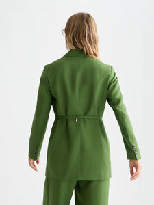 Elegante Blazer Verde para Mujer con Solapa Entallada, Cinturón en la Cintura y Bolsillos con Solapa para un Look Diario de Oficina - Product Image 4